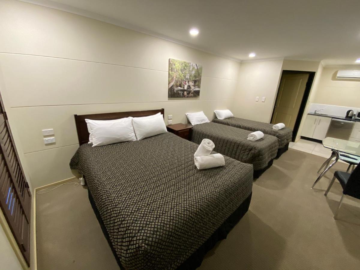 Balranald Club Motel Экстерьер фото
