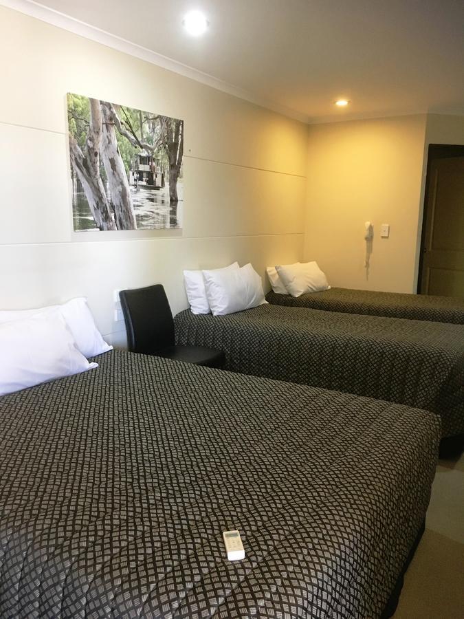 Balranald Club Motel Экстерьер фото